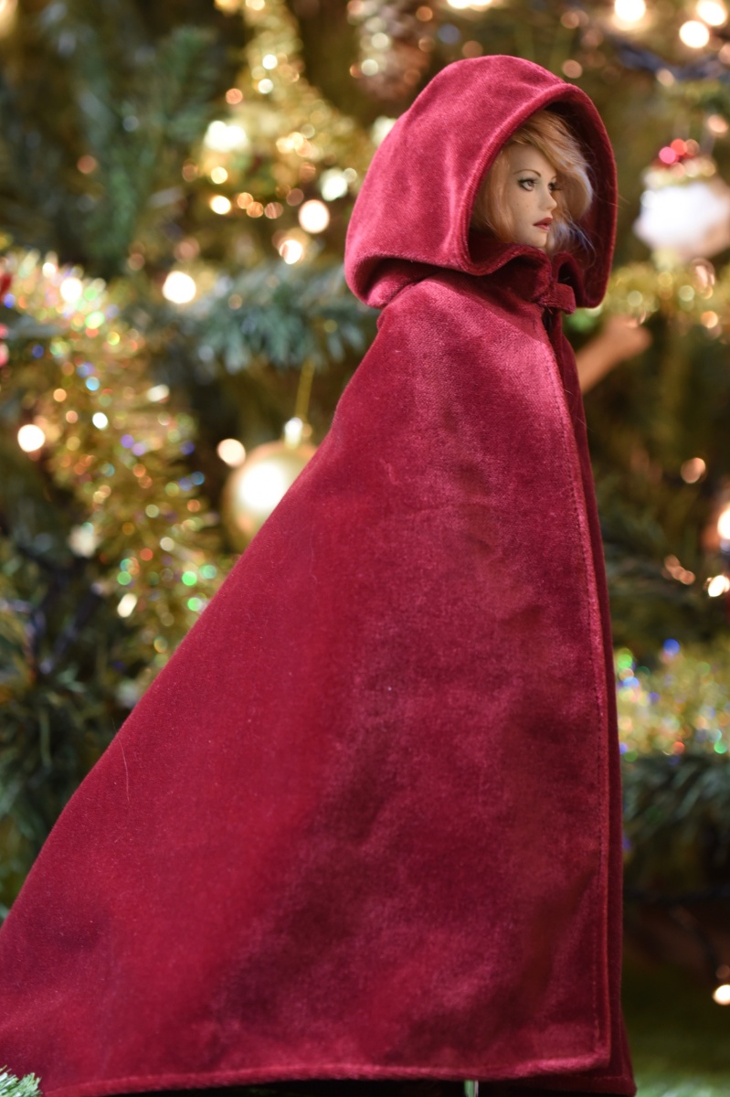 Ball Jointed Doll Lady Hooded